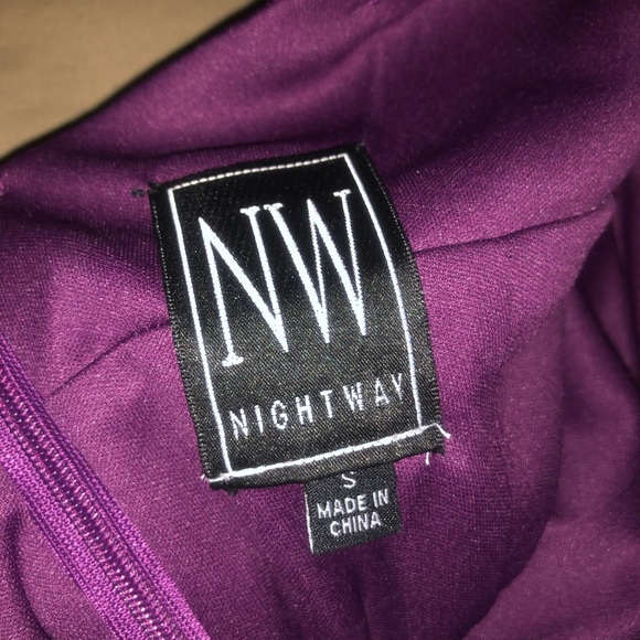 Gorgeous form fitting evening dress - Picture 6 of 6